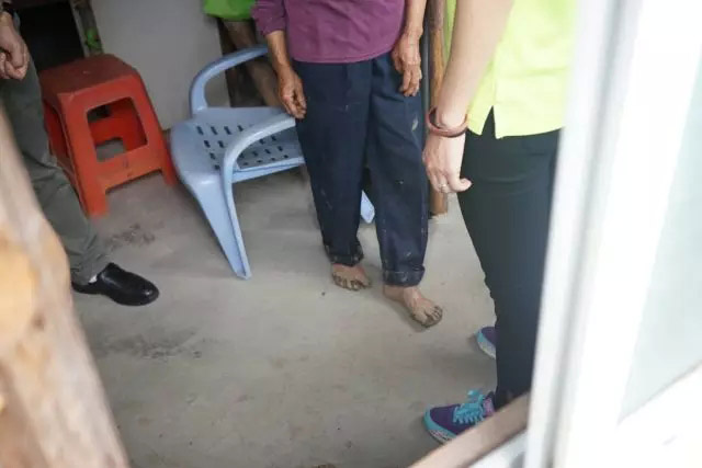 廣東博皓銳鷹隊(duì)到欖核鎮(zhèn)平穩(wěn)村探訪(fǎng)困難家庭-8